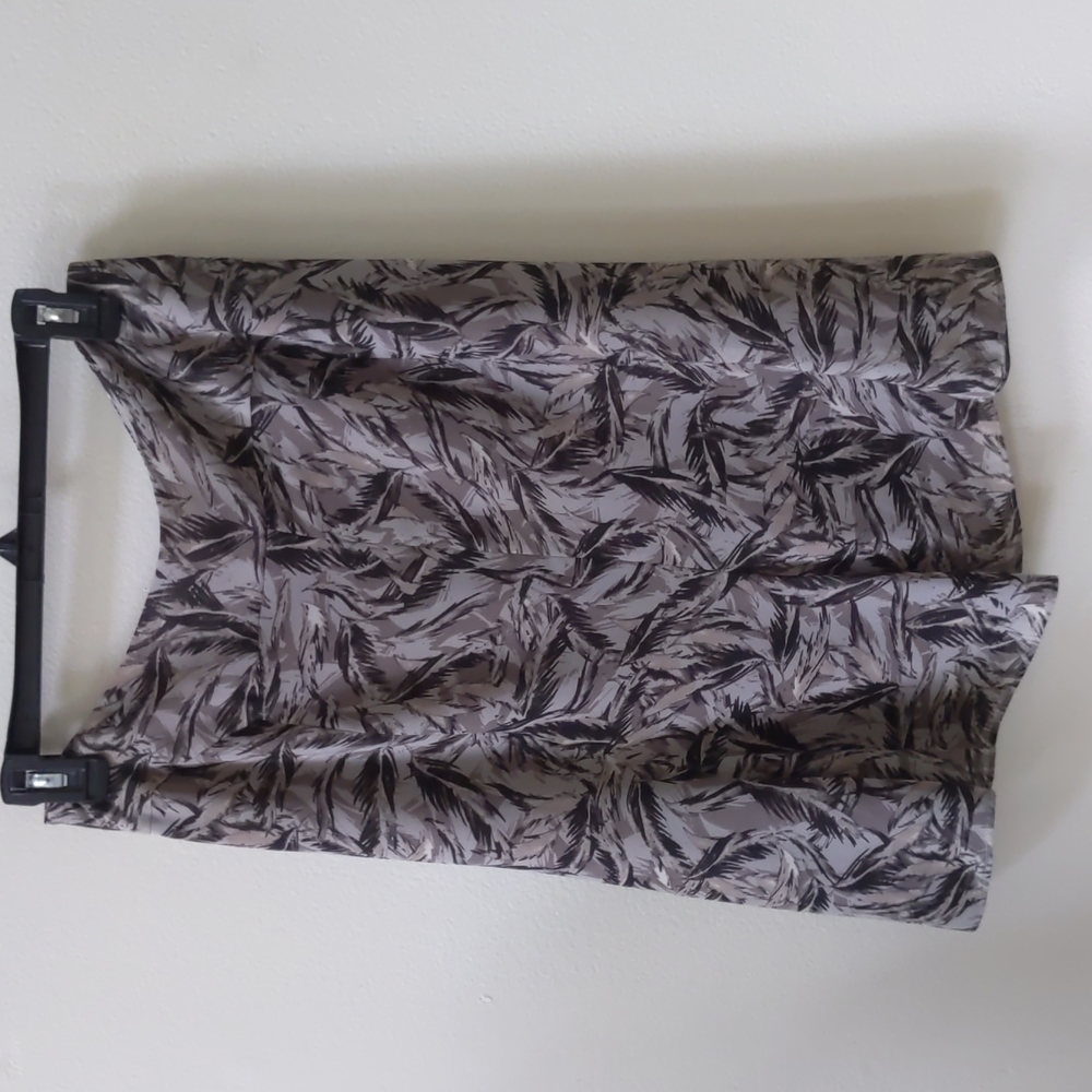 Ellen Tracy midi spring skirt